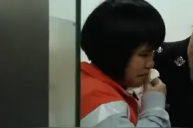 8岁女儿走丢，夫妇苦寻17年，2019年看电视时竟意外找回女儿图片