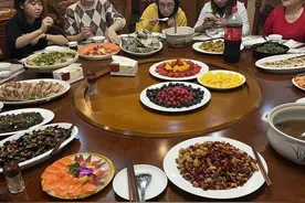 六十岁以后别再聚会喝酒了，谁也料不到酒后会是什么样的结局图片