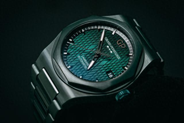 ֥�غͰ�˹�١����� ����ʵ����ɫ�մ��������