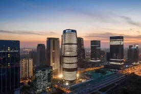 【城市名片】世界十大绝美建筑，中建八局匠心点亮“夜空之眼”！图片