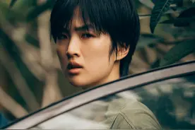张颂文发文回应《猎冰》争议，无惧争议晒出和姚安娜合照，导演回应：谢谢颂文图片