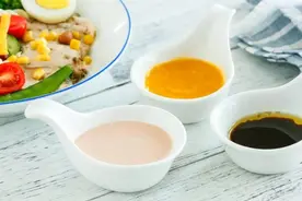 1分钟搞定3种低脂&美味沙拉酱汁，春日“吃草”也能有滋有味！图片