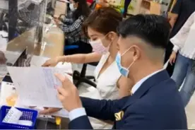 38岁吴亚馨晋升人妻，与上海男友领证画面曝光，曾深陷不雅照风波图片