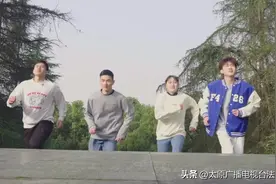 万柏林：“归集简办”助力大学生就业创业，首位领到15000元补贴的大学生是他图片