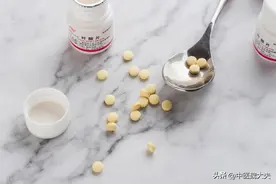 老年人预防脑梗，补充叶酸有用吗？能长期吃吗？医生给出3个建议图片