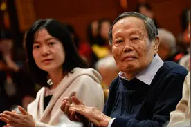 小舅子考上哈佛却没钱读，在家服药自尽，杨振宁为什么不帮一把？图片