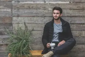 情绪稳定，是一个男人最顶级的修养图片