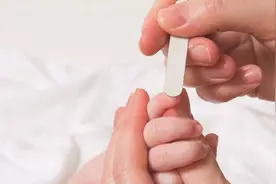 别再这样给孩子剪指甲了！不注意会导致嵌甲，严重可能要做手术图片