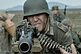 MG42的高射速是怎么做到的？放到现代步兵班为啥就是落后的机枪？图片