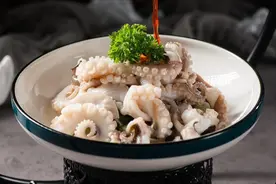 八爪鱼煮熟嚼不动？渔民指出我的错误，分享2个诀窍，鲜香爽脆图片