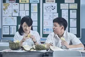 2007年，18岁高中生爱上40岁女老师，一时冲动之下最终酿成悲剧图片