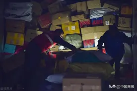 快递被暴雨冲走泡毁赔不赔？该谁赔？回应来了图片