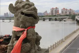 以“狮”闻名的泉州大桥图片