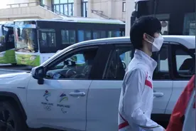羽生结弦确定不退役！首秀敲定，挑战4A，四站比赛引爆粉丝眼球图片