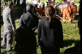 痛心！重庆一小孩坠入小区化粪池不幸溺亡图片