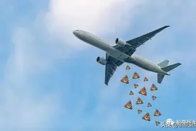 飞机上不为人知的秘密：空姐必须穿丝袜，禁止自带饮用水，粪便“空投”了图片