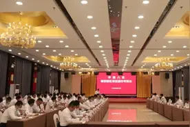 章维成出席中建八局雄安新区项目履约专题会，调研检查雄安重点项目图片