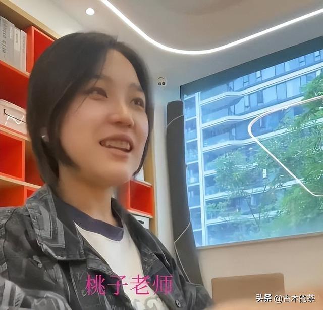 这一次，“挖呀挖”黄老师，“底裤”都被扒掉了