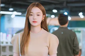 婆婆刚定完AA家规，儿媳就送过寿岳母8万，婆婆急了：我要10万图片