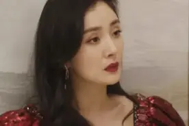 杨幂，看起来好疲惫图片