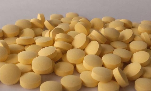 一瓶小小的维生素B12，或能“改善”6种病症，早知早受益