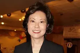 首个亚裔女内阁部长赵小兰：美国心、中国根，79年随父回中国探亲图片