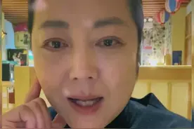 51岁戏骨王茜华婚姻引猜测，称一个人也安逸，和二婚老公久未同框图片