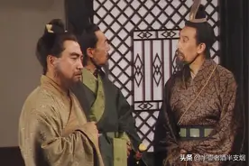 曹操来袭，刘备求救，袁绍四大谋士吵成一团，荀彧的四哥一锤定音图片