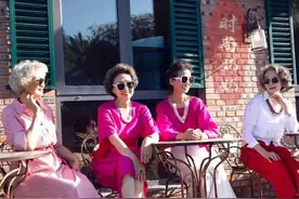 中年女性拍照，要记住“三要三不要”，远离油腻大妈感，洋气高级图片