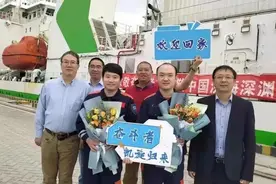 浙大科学家首次挺进万米深渊科考！图片