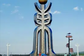 中国最东最西2座县城，相距4800公里，一个3点天亮一个22点天还亮图片