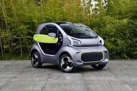 国产又一代步小车，XEV YOYO实车，外观很科幻，2门2座，续航150km图片