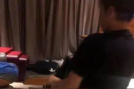 71岁谭咏麟被爆睡23岁女粉丝，床边照片曝光：已经不是第一次了图片