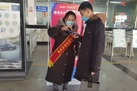 石家庄五大客运站春运高峰期延长售票时间，咨询电话公布图片