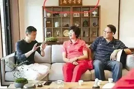 马云家中挂的书法作品，“坐看云起”，行书严谨端庄，晋唐风骨图片