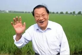 13年华西村“最美书记”吴仁宝葬礼，带领全村致富，上万群众送别图片