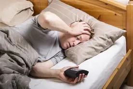 中老年人一天要睡多久？几点睡好？睡够最佳时间就行，不要强求图片