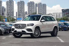 22款奔驰GLS450豪华型实拍，钻石白车漆，威武大气，落地超140万图片