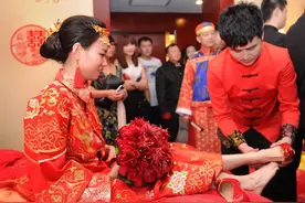 广东女孩晒彩礼，本地人惊呼太高，外地男生都羡慕：真好娶图片