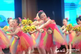 乌鲁木齐小朋友欢乐庆“六一”图片