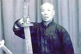 他被誉为“南阳第一刀”，一人砍翻10个鬼子，被偷袭身中10枪牺牲图片