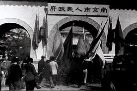 解放南京时，第一个率队冲进“总统府”的营长，后来的结局如何？图片