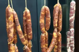 灌香肠，10斤肉放多少盐？牢记5大技巧，鲜香入味，耐放不发霉图片