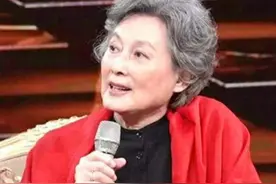 “奶奶级”演员年轻照，皮肤白里透红，笑容甜，个个都是美人胚子图片