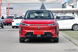 纯电动中型家用SUV，续航450KM带有快充，价格便宜，实拍奔腾E01图片