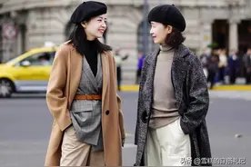 女人再懒，穿大衣也别配牛仔裤，瞧三木母女这样穿，多优雅高级图片
