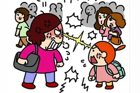 众目睽睽之下，母女路边互撕……图片