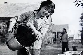 70年代女知青下乡旧照，最后一张颜值秒杀当今很多女明星图片