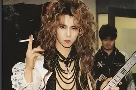 他是工藤静香前男友！美得雌雄莫辨，活成摇滚传奇，至今为爱不婚图片