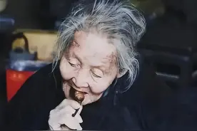 江西84岁孤寡老人病死家中，留下97万现金，村民：人没了要钱干嘛图片